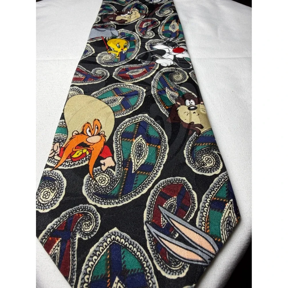 Looney Tunes Mania Polyester Necktie Paisley Characters‎ Classic Fun
